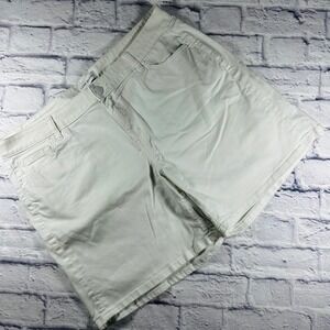 Lane Bryant White Mid Rise Girlfriend Shorts Flex Magic Waistband Womens 18